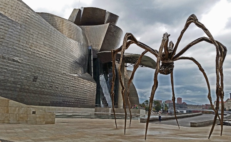 Louise Bourgeois y su escultura “MAMÁ”